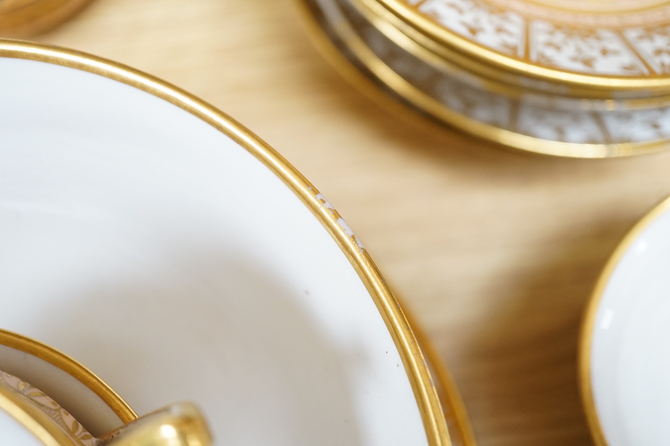 A Worcester Flight Barr and Barr-period part tea service